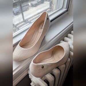 Elegant Cream Classic Women's Pumps From Life Stride